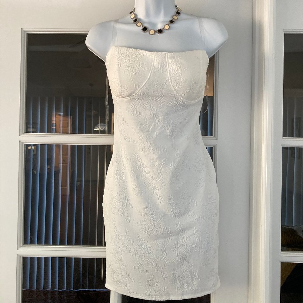 Heart & Hips White Strapless Bodycon Dress New with Tags Jr. Large